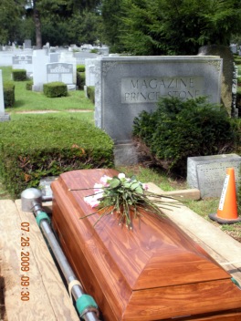 2009 - 07 - Bea Kaye's Funeral 14
